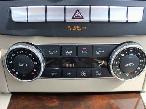 Used 2014 Mercedes-Benz C 250 Sedan image 20