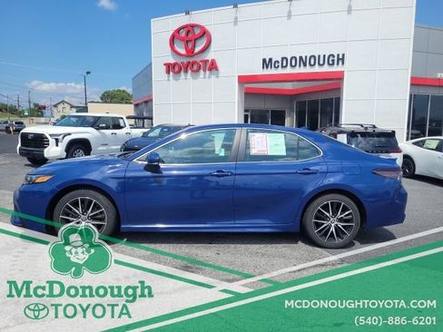 Used 2024 Toyota Camry SE FWD image 2