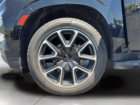 Used 2023 Chevrolet Tahoe RST w/ Luxury Package AWD/4WD image 32