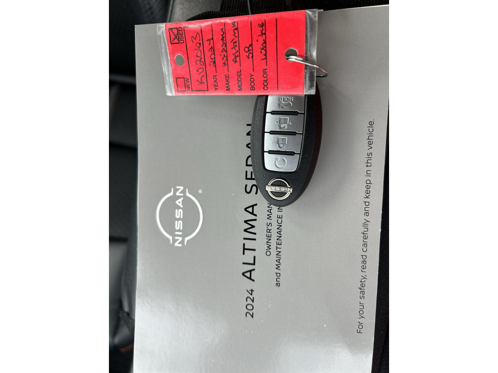 Used 2024 Nissan Altima 2.5 SR FWD image 37