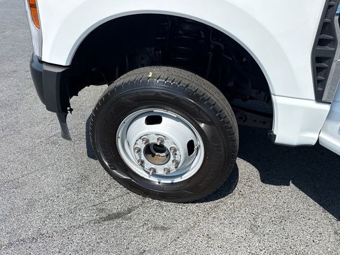 Used 2024 Ford F350 XL AWD/4WD image 27