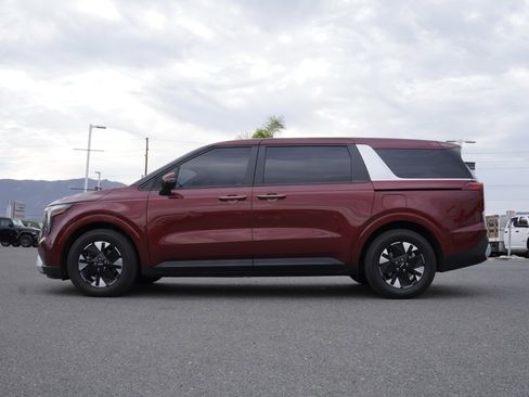 Used 2025 Kia Carnival LXS image 8