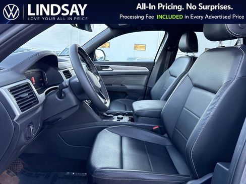 Used 2022 Volkswagen Atlas Cross Sport SE w/ Black Wheel Package image 10