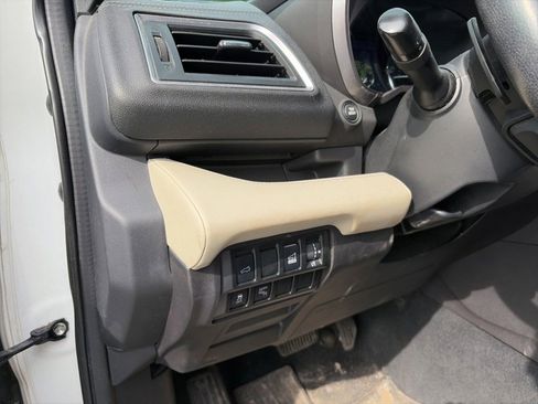 Used 2019 Subaru Ascent Limited AWD/4WD image 16
