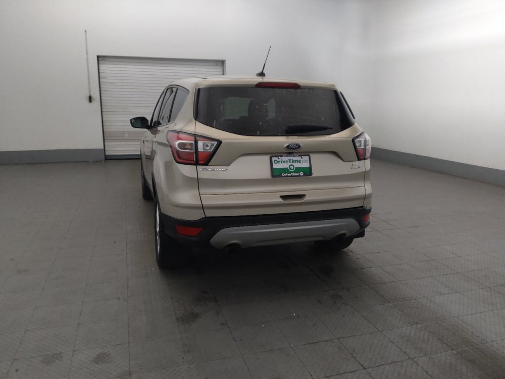 Used 2017 Ford Escape SE w/ SE Cold Weather Package AWD/4WD image 6
