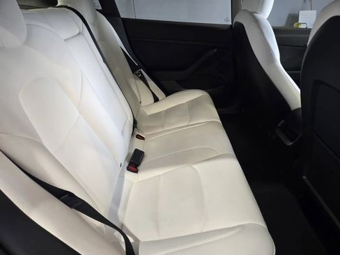 Used 2022 Tesla Model 3 Long Range image 9