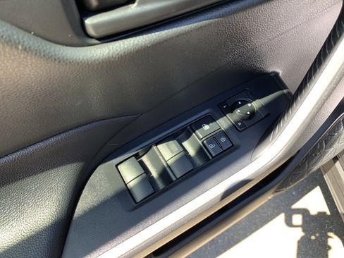 Used 2020 Toyota RAV4 LE w/ Carpet Mat Package AWD/4WD image 20