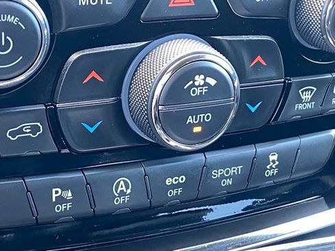 Used 2019 Jeep Grand Cherokee Trailhawk AWD/4WD image 20