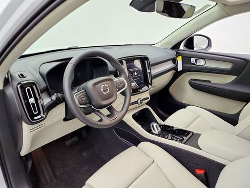 New 2026 Volvo XC40 B5 Plus w/ Climate Package image 20