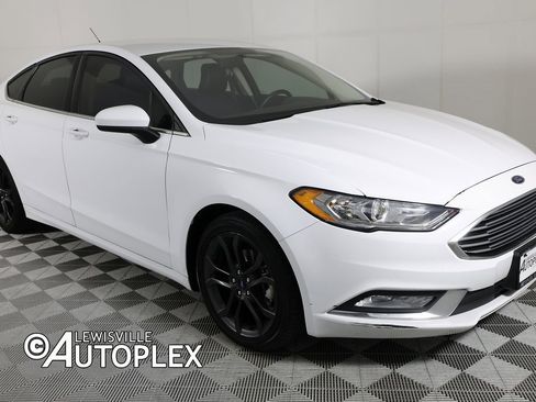 Used 2018 Ford Fusion SE w/ Equipment Group 201A image 3