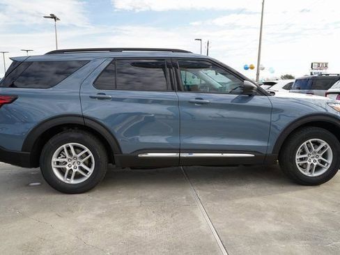 New 2025 Ford Explorer Active w/ Active Comfort Package image 9