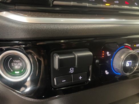 Used 2022 Chevrolet Silverado 1500 LT Trail Boss w/ Convenience Package II image 13