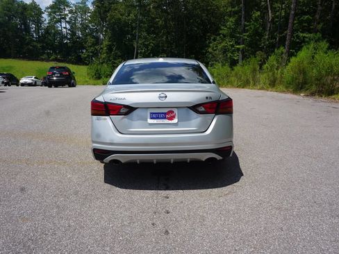 Used 2019 Nissan Altima 2.5 SR FWD image 18