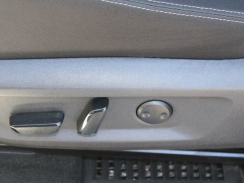 Used 2023 Nissan Rogue SV image 30