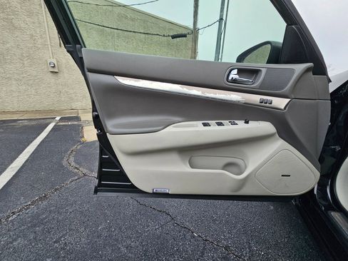 Used 2012 INFINITI G37 G37x Sedan 4D w/ Premium Pkg image 11