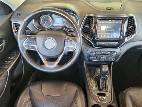 Used 2019 Jeep Cherokee Limited FWD image 28