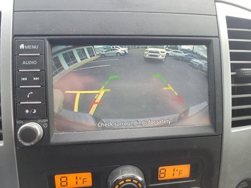 Used 2020 Nissan Frontier SV w/ Midnight Edition Floor Mats image 11