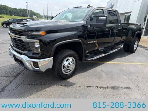 Used 2026 Chevrolet Silverado 3500 LT w/ All Star Edition AWD/4WD image 3