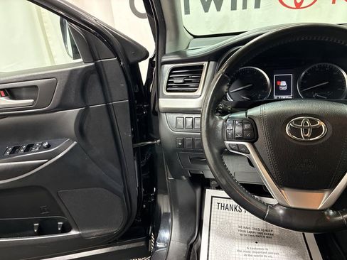 Used 2019 Toyota Highlander XLE w/ Protection Package #3 AWD/4WD image 26