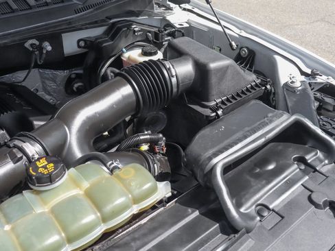 Used 2019 Ford F150 XLT w/ Equipment Group 302A Luxury AWD/4WD image 16