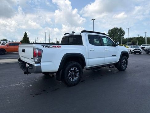 Used 2020 Toyota Tacoma TRD Off-Road AWD/4WD image 7