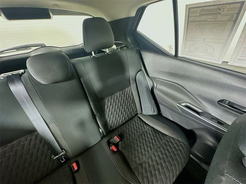Used 2022 Nissan Kicks S image 14
