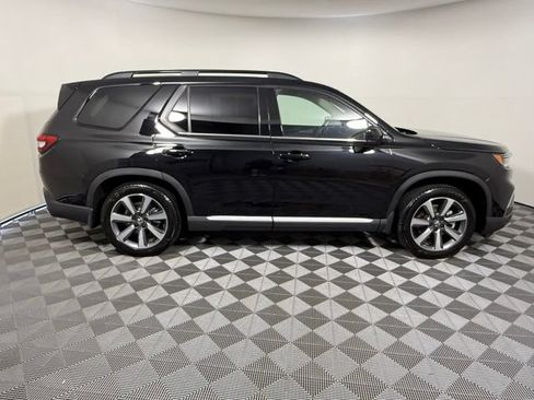 Used 2025 Honda Pilot Elite image 7