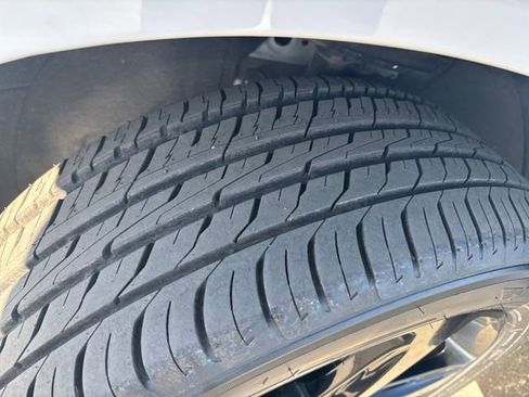 Certified 2023 Chevrolet Equinox Premier image 28