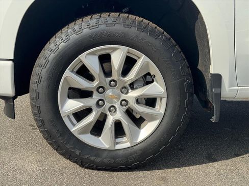 Used 2026 Chevrolet Silverado 1500 Custom image 9