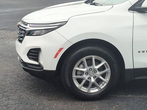 Used 2024 Chevrolet Equinox LT FWD image 10