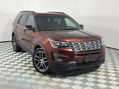 Used 2016 Ford Explorer Sport w/ Equipment Group 401A AWD/4WD image 2
