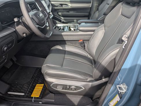 New 2026 Jeep Grand Wagoneer 4WD image 13