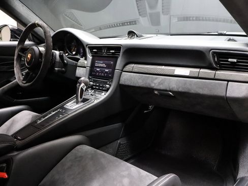 Certified 2018 Porsche 911 GT2 RS RWD image 33