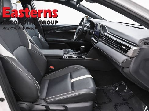 Used 2025 Toyota Camry SE FWD image 23