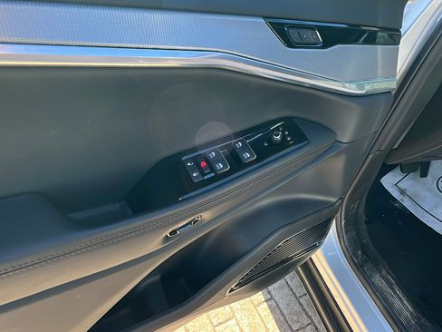 Used 2024 Jeep Wagoneer Launch Edition image 15