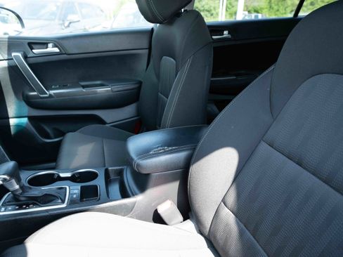 Used 2020 Kia Sportage LX FWD image 10