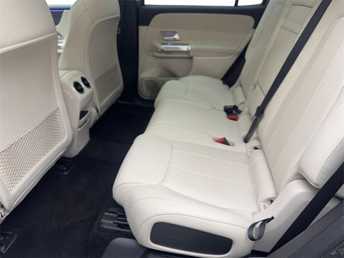 Used 2023 Mercedes-Benz EQB 300 4MATIC image 32