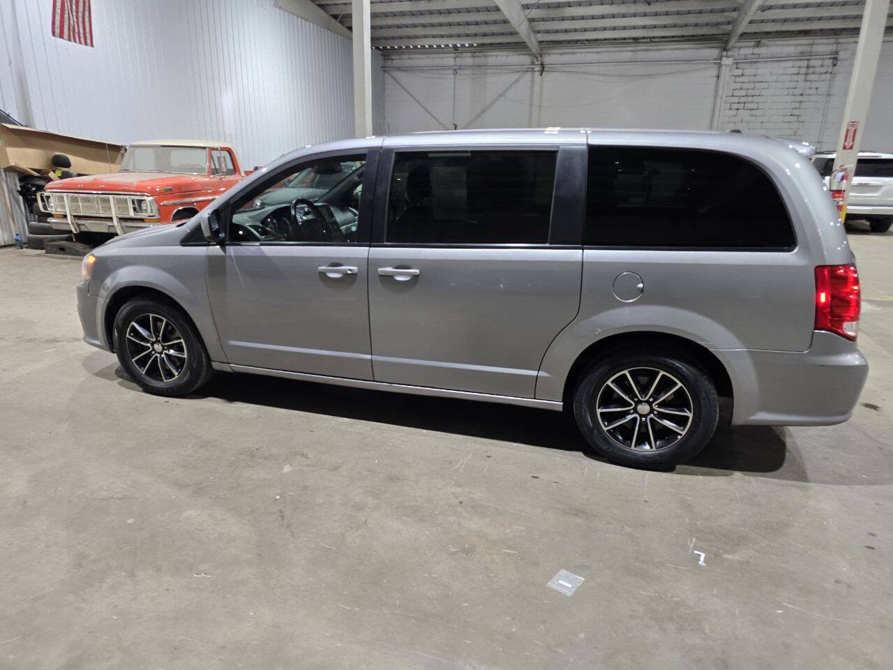 Used 2018 Dodge Grand Caravan GT FWD image 6