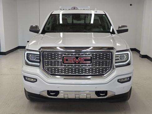 Used 2018 GMC Sierra 1500 Denali w/ Denali Ultimate Package AWD/4WD image 2