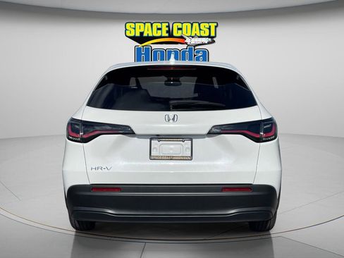 New 2026 Honda HR-V LX image 8