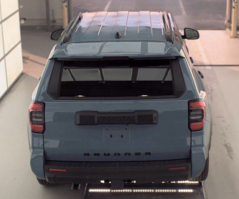 Used 2026 Toyota 4Runner SR5 AWD/4WD image 5