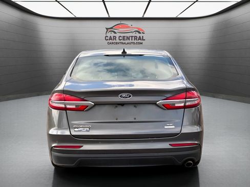 Used 2020 Ford Fusion SE image 4