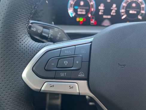 New 2026 Volkswagen Tiguan SE R-Line image 9