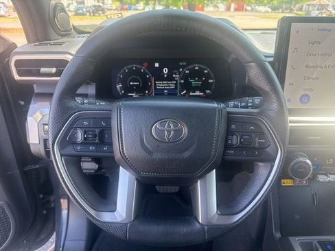 Used 2025 Toyota 4Runner TRD Off-Road Premium image 28