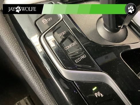 Used 2021 BMW 530i xDrive w/ Premium Package AWD/4WD image 19