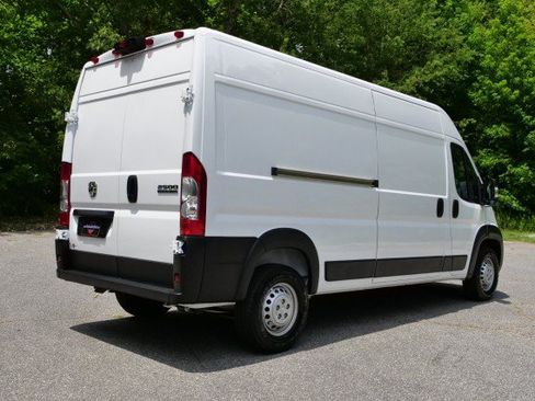 Used 2025 RAM ProMaster 2500 w/ Convenience Group FWD image 12