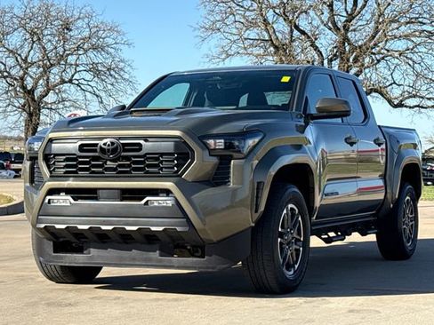 Used 2025 Toyota Tacoma TRD Sport RWD image 3