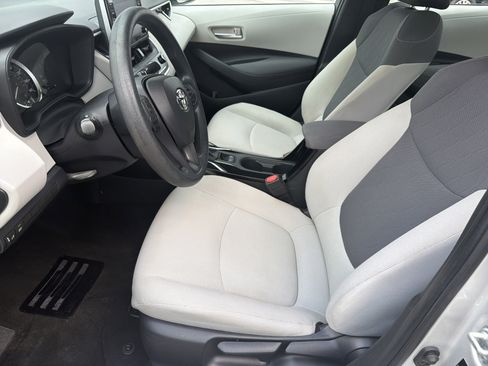 Used 2021 Toyota Corolla LE FWD image 18