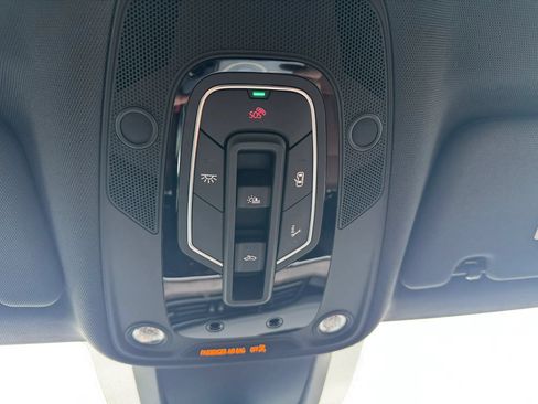 Used 2021 Audi e-tron Premium Plus w/ Premium Plus Package AWD/4WD image 44