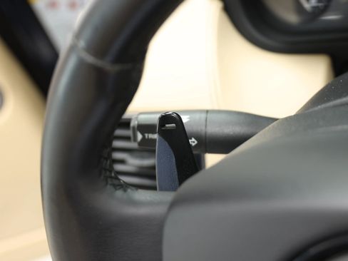 Used 2016 Aston Martin DB9 GT image 22